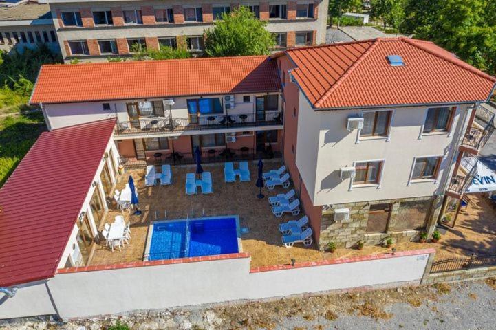 Family Hotel Preslav Экстерьер фото