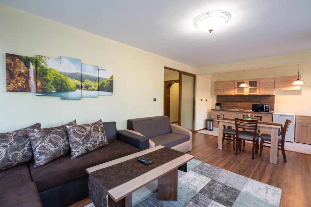 Family Hotel Preslav Экстерьер фото