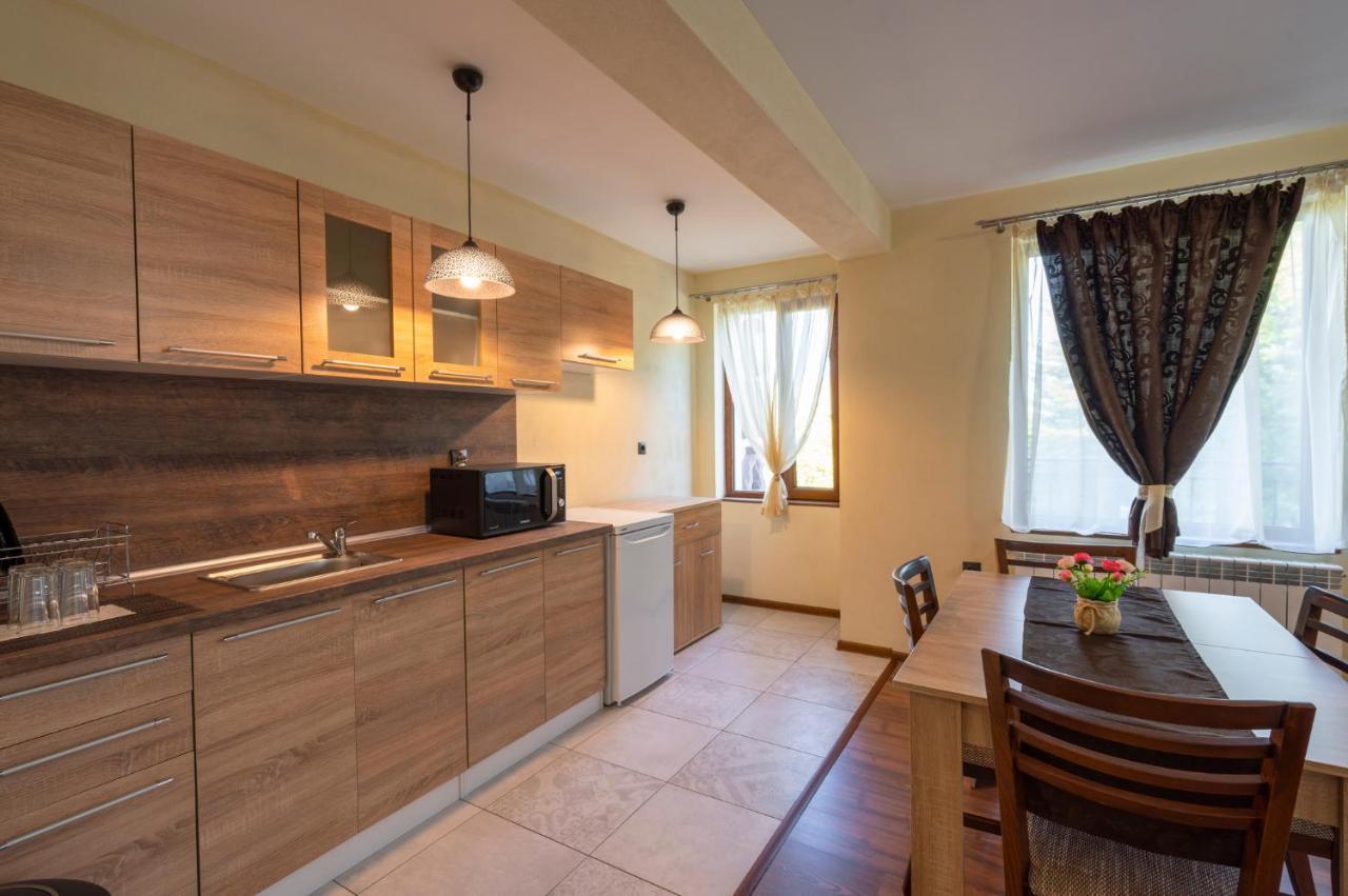 Family Hotel Preslav Экстерьер фото